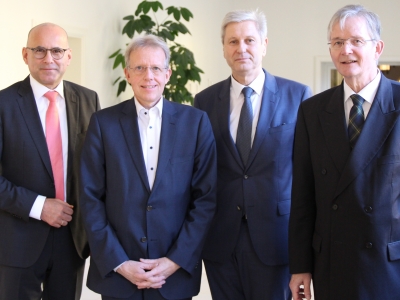 v.l.n.r.: Dr. Oliver Graßy (PMG), Dr. Ilas Körner-Wellershaus (VBM), Amtschef Herbert Püls (Kultusministerium) und Rainer Just (VG Wort)